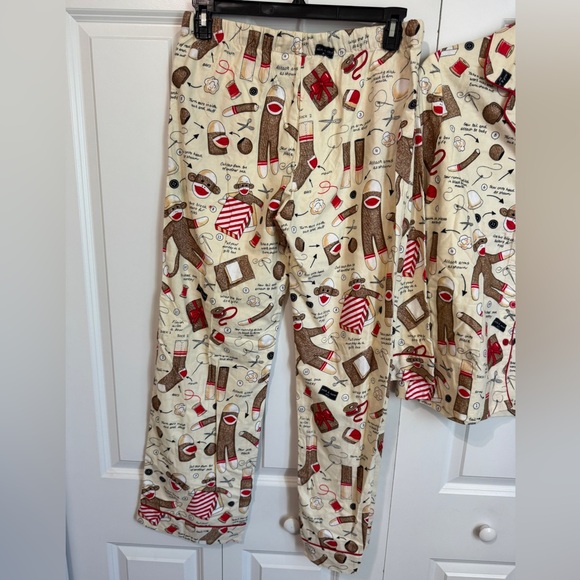 Nick & Nora How To Sew A Sock Monkey Long Sleeve Pajama Set Women’s M NWT *FLAW - Picture 6 of 10